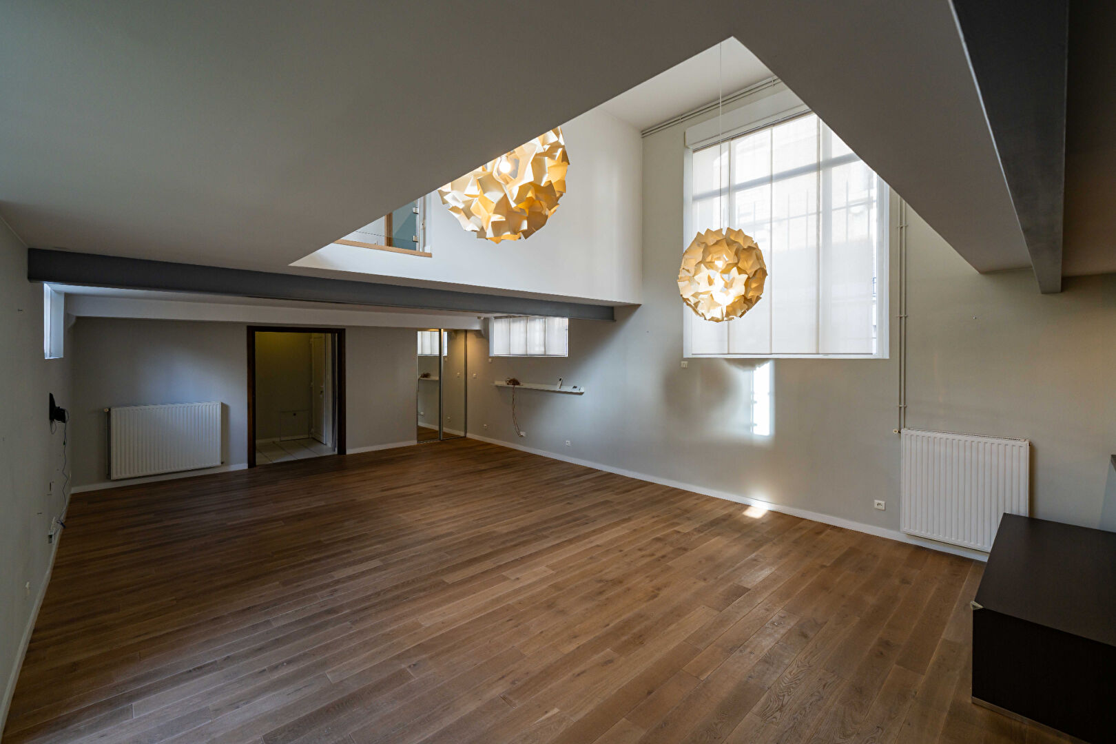 Photo APPARTEMENT FAMILIAL T6 AVEC TERRASSE - 167 M² - SECTEUR BARBÂTRE image 2/6