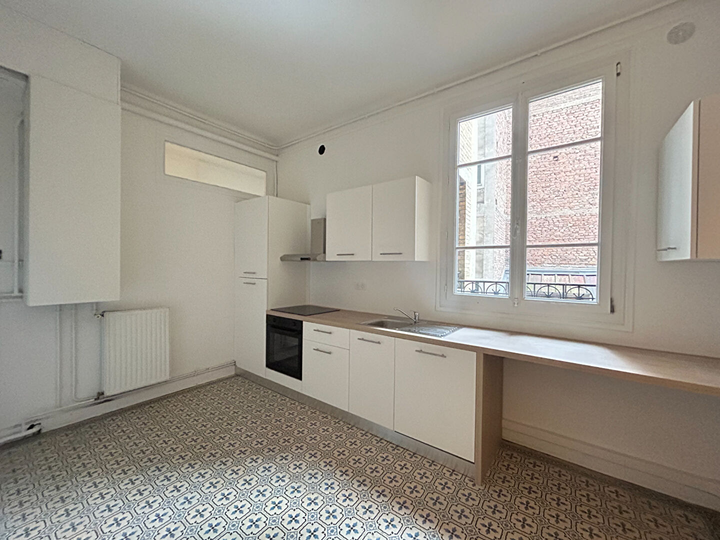 Photo APPARTEMENT T5  DE 109 M² - HYPER CENTRE image 6/6