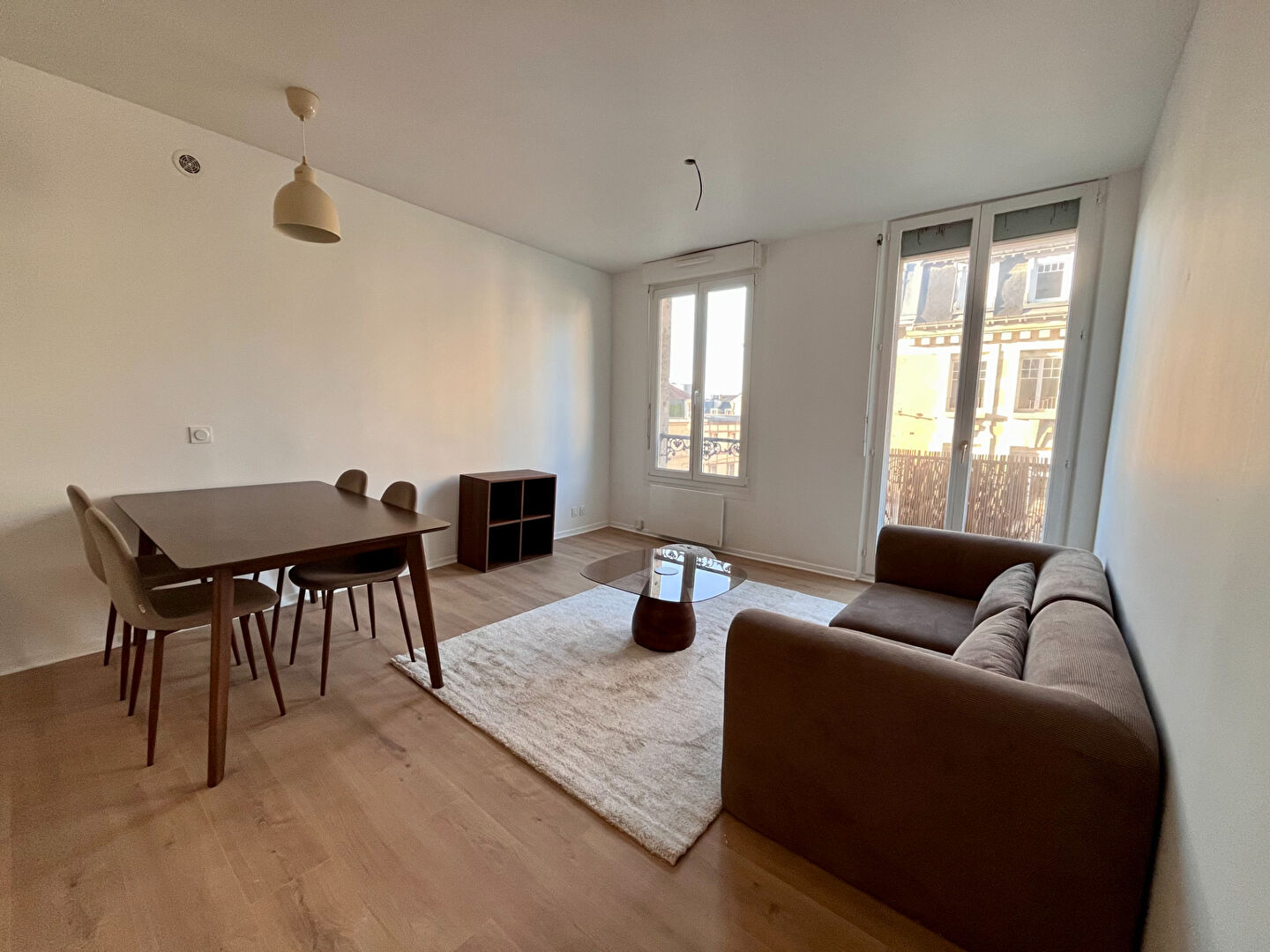 Photo APPARTEMENT MEUBLE T2 38m2 - HYPERCENTRE REIMS image 2/6
