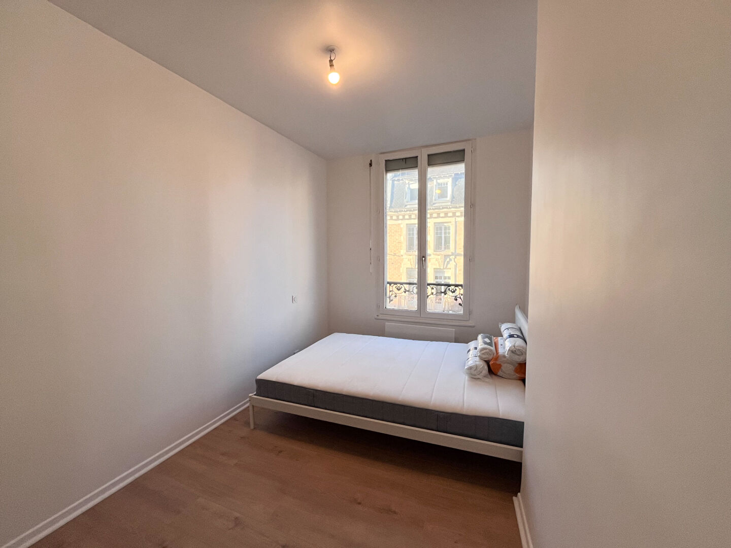 Photo APPARTEMENT MEUBLE T2 38m2 - HYPERCENTRE REIMS image 6/6