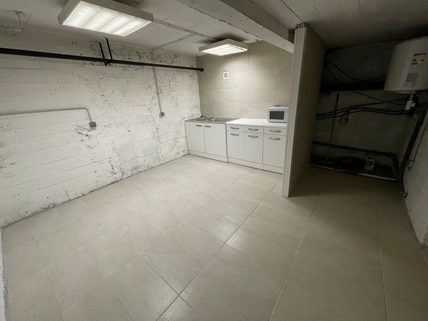 Photo Local commercial image 4/4