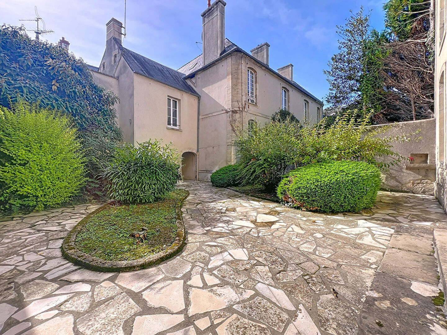 Agence immobilière de CABINET THOMAS M  ET J-M - CABINET THOMAS M  ET J-M