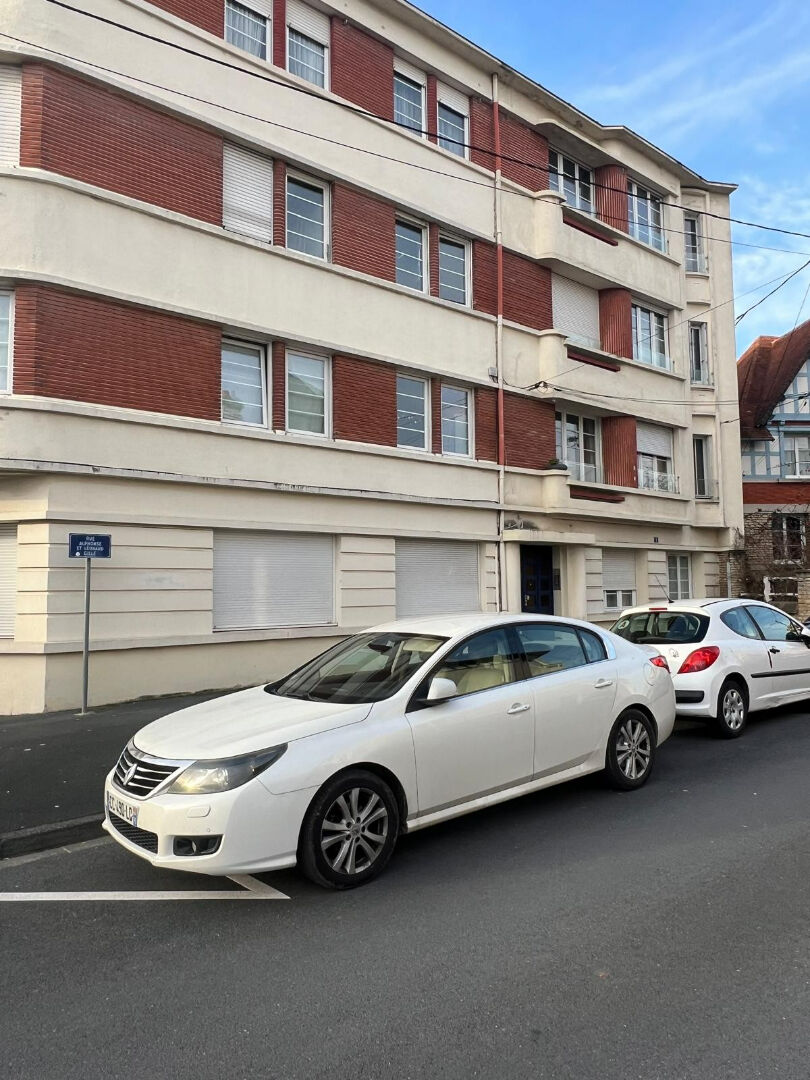 Photo Exclusivité Caen, Quartier Saint Nicolas image 1/6