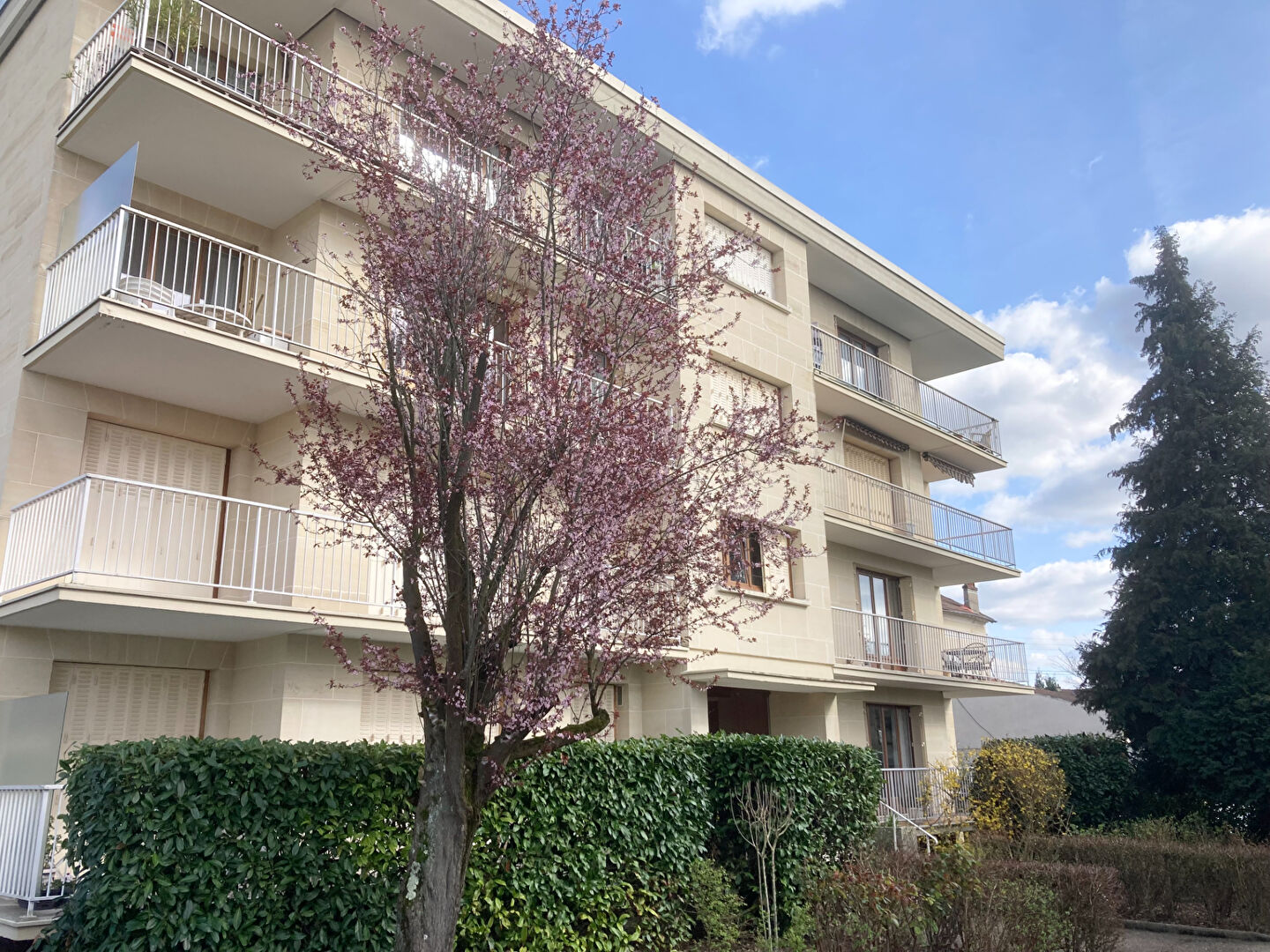 Agence immobilière de Cabinet Manella-Merlini Enghien les bains - Cabinet Manella-Merlini