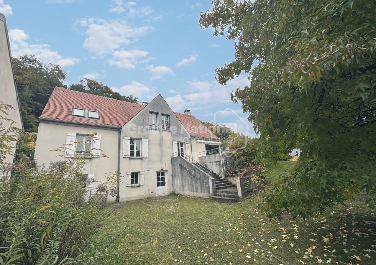 Pierrefonds à deux pas du centre-ville