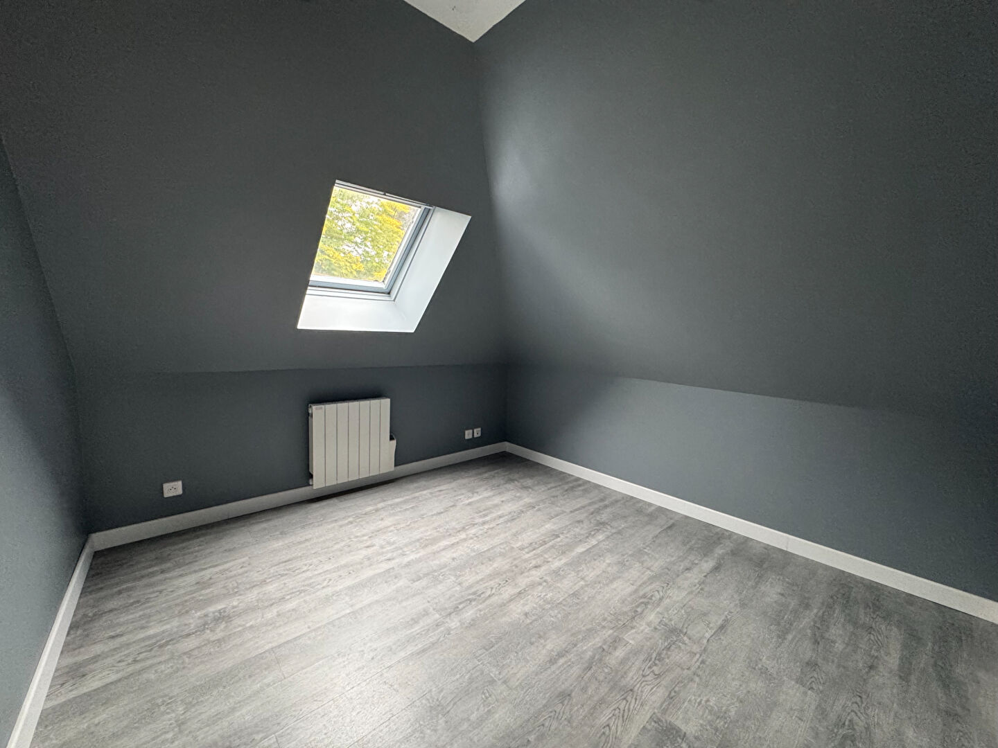 Photo BEAU F2 NOGENT LE ROI image 3/4