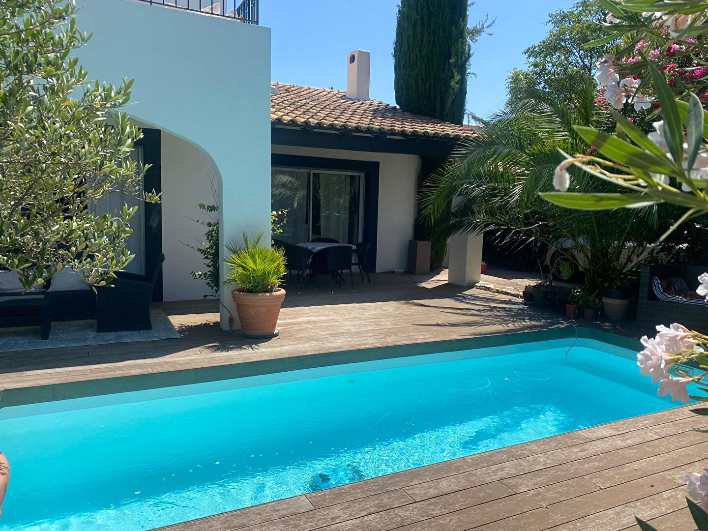 Agence immobilière de SARL CARDINAL - VILLENEUVE LES AVIGNON