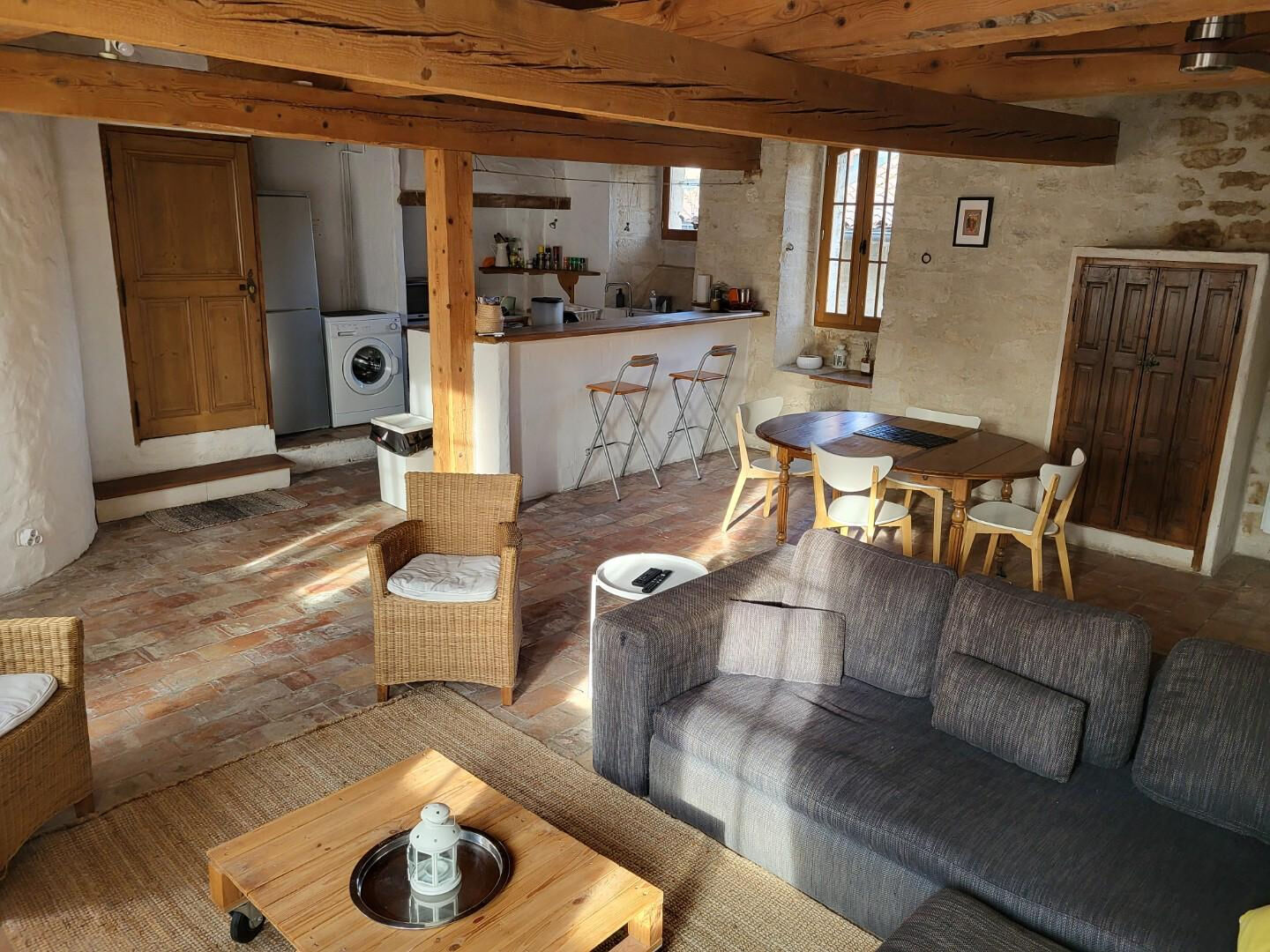 VILLENEUVE LES AVIGNON appartement meublé