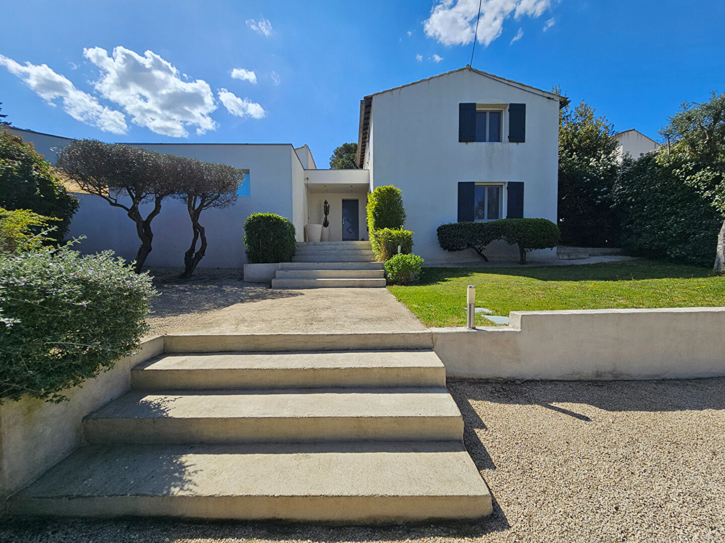 Agence immobilière de SARL CARDINAL - VILLENEUVE LES AVIGNON - CARDINAL - LES ANGLES