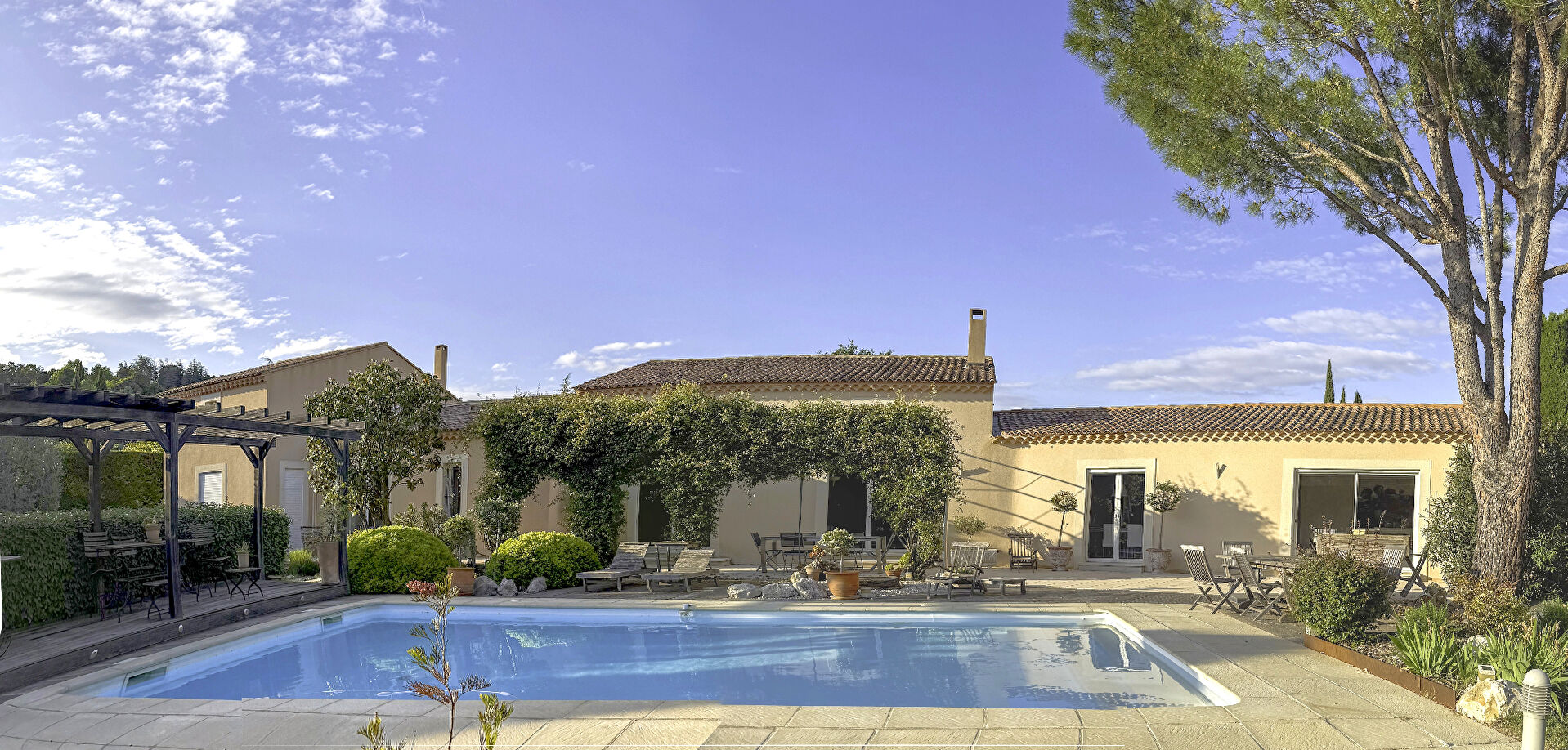 Agence immobilière de SARL CARDINAL - VILLENEUVE LES AVIGNON