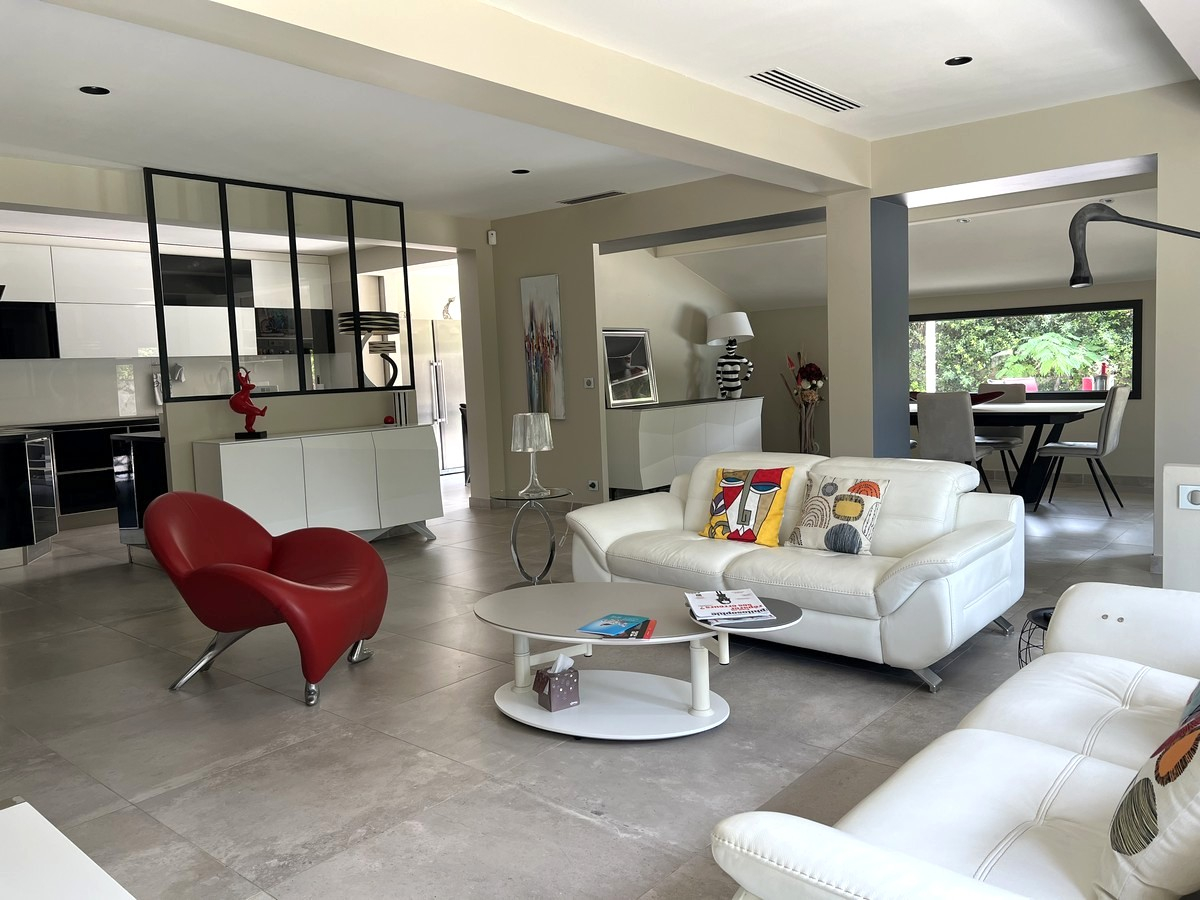 Photo Maison Les Angles 6 pièce(s) 170 m2 + studio indépendant 20 m² image 3/6