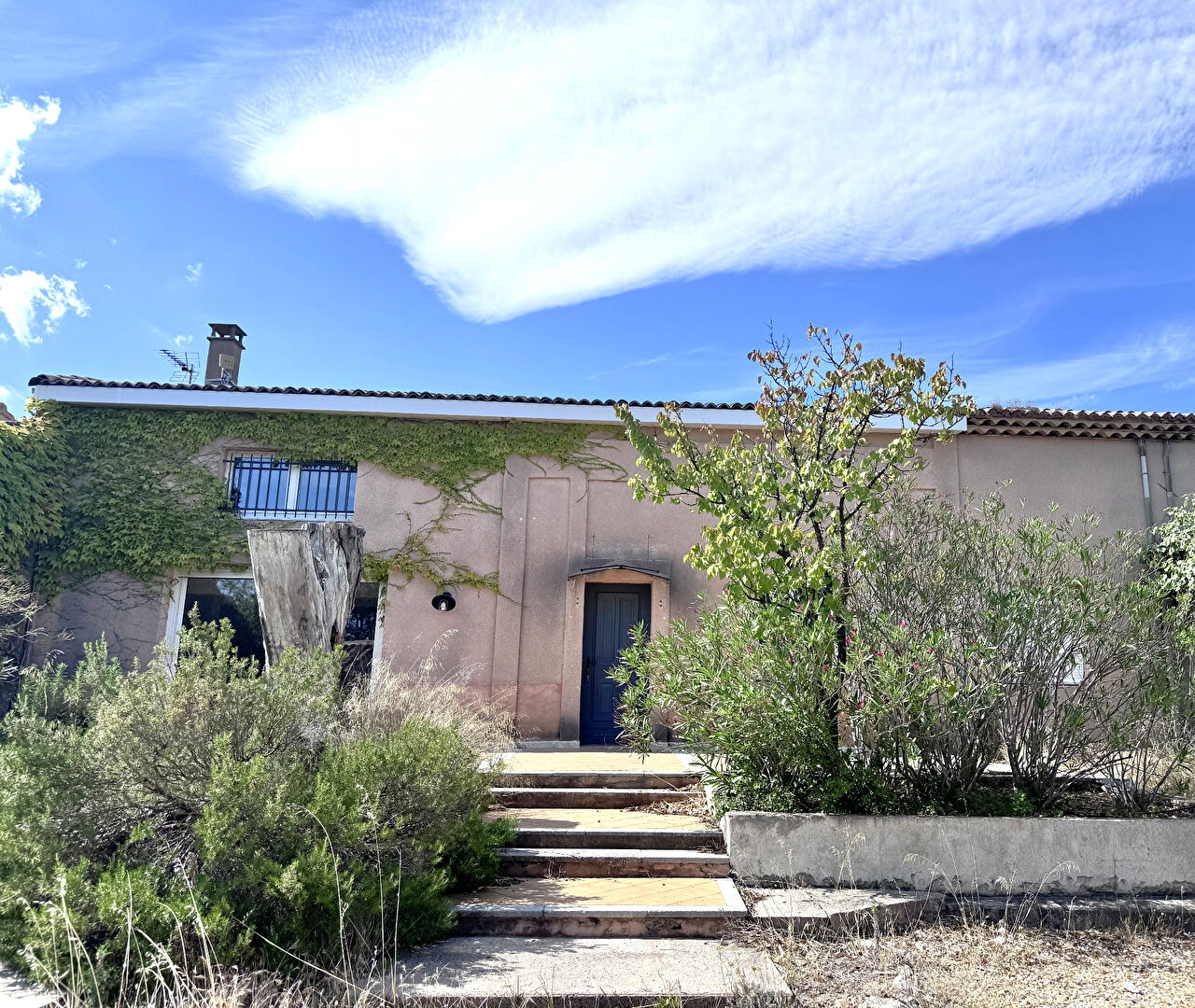 Agence immobilière de SARL CARDINAL - VILLENEUVE LES AVIGNON
