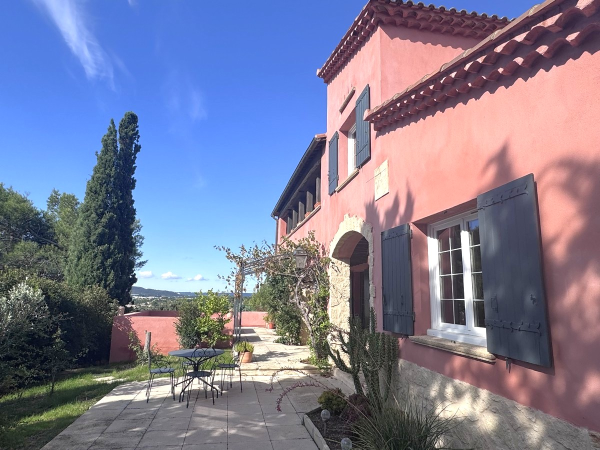 Agence immobilière de SARL CARDINAL - VILLENEUVE LES AVIGNON - CARDINAL - LES ANGLES