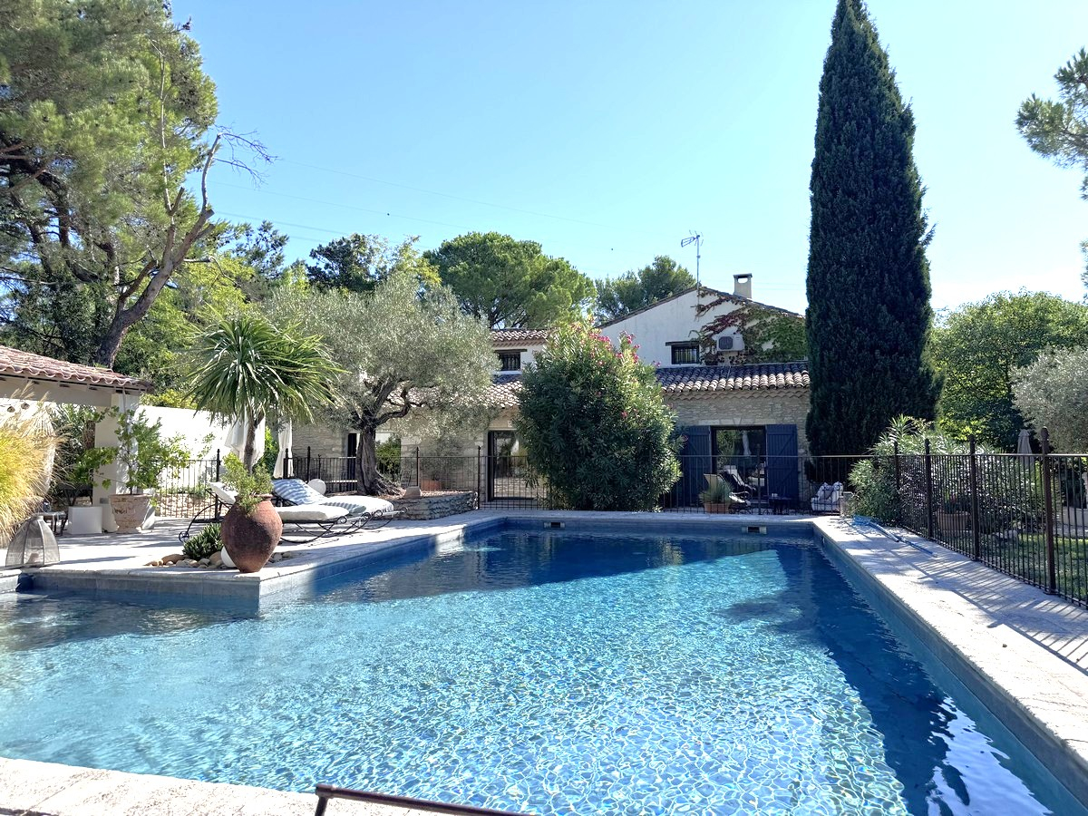 Agence immobilière de SARL CARDINAL - VILLENEUVE LES AVIGNON