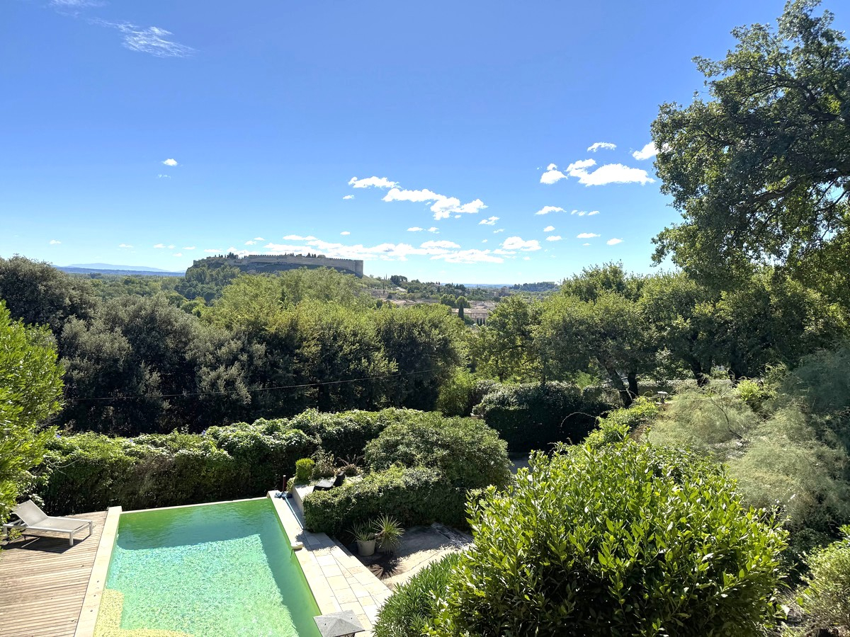 Photo VILLENEUVE LES AVIGNON - Maison de charme avec vue panoramique image 2/6