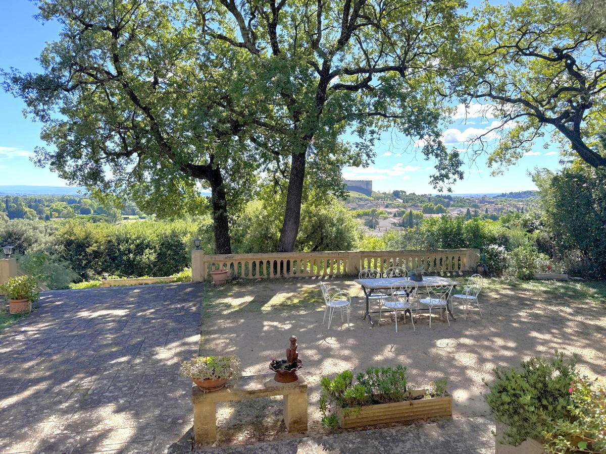 Photo VILLENEUVE LES AVIGNON - Maison de charme avec vue panoramique image 5/6