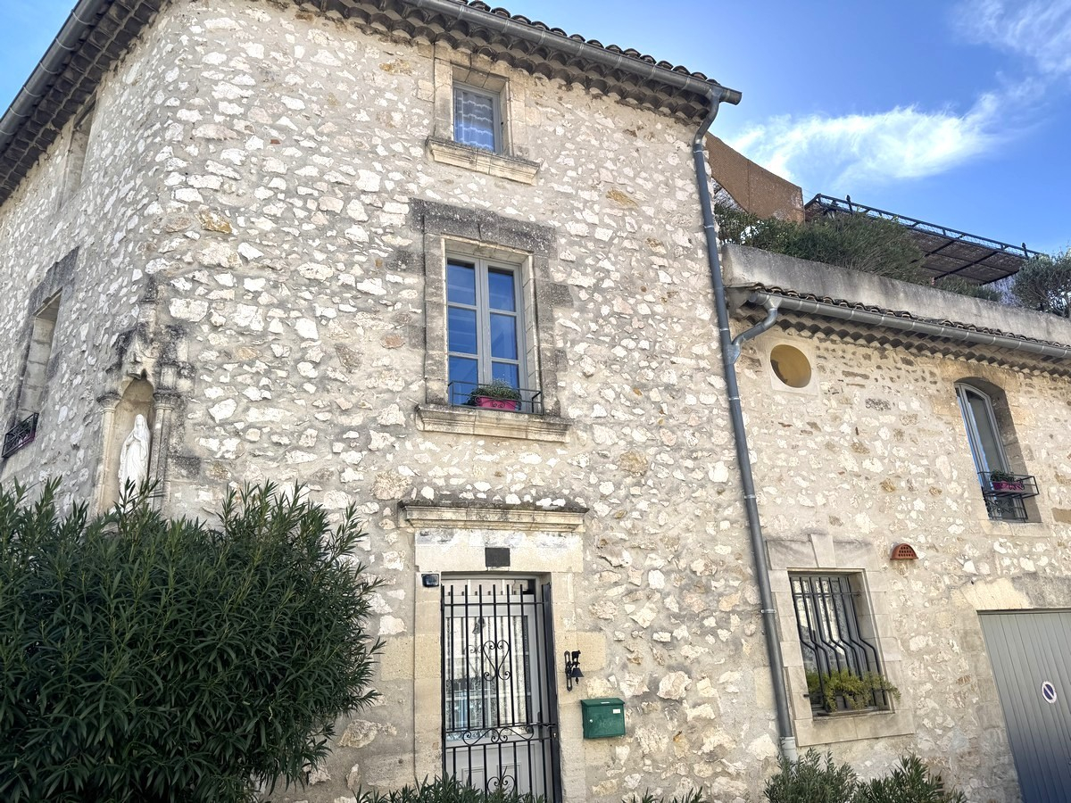 Maison Rochefort Du Gard 4 pièce(s) 170 m2