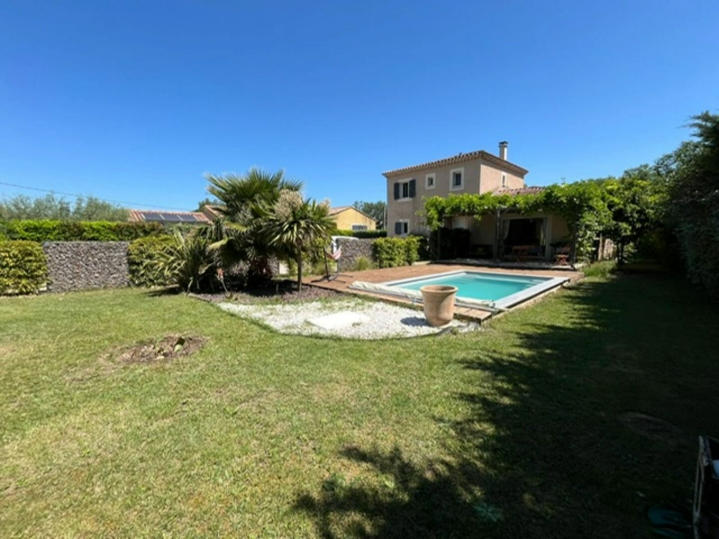 Agence immobilière de SARL CARDINAL - VILLENEUVE LES AVIGNON - CARDINAL - LES ANGLES