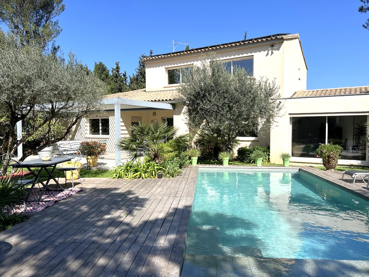 Agence immobilière de SARL CARDINAL - VILLENEUVE LES AVIGNON