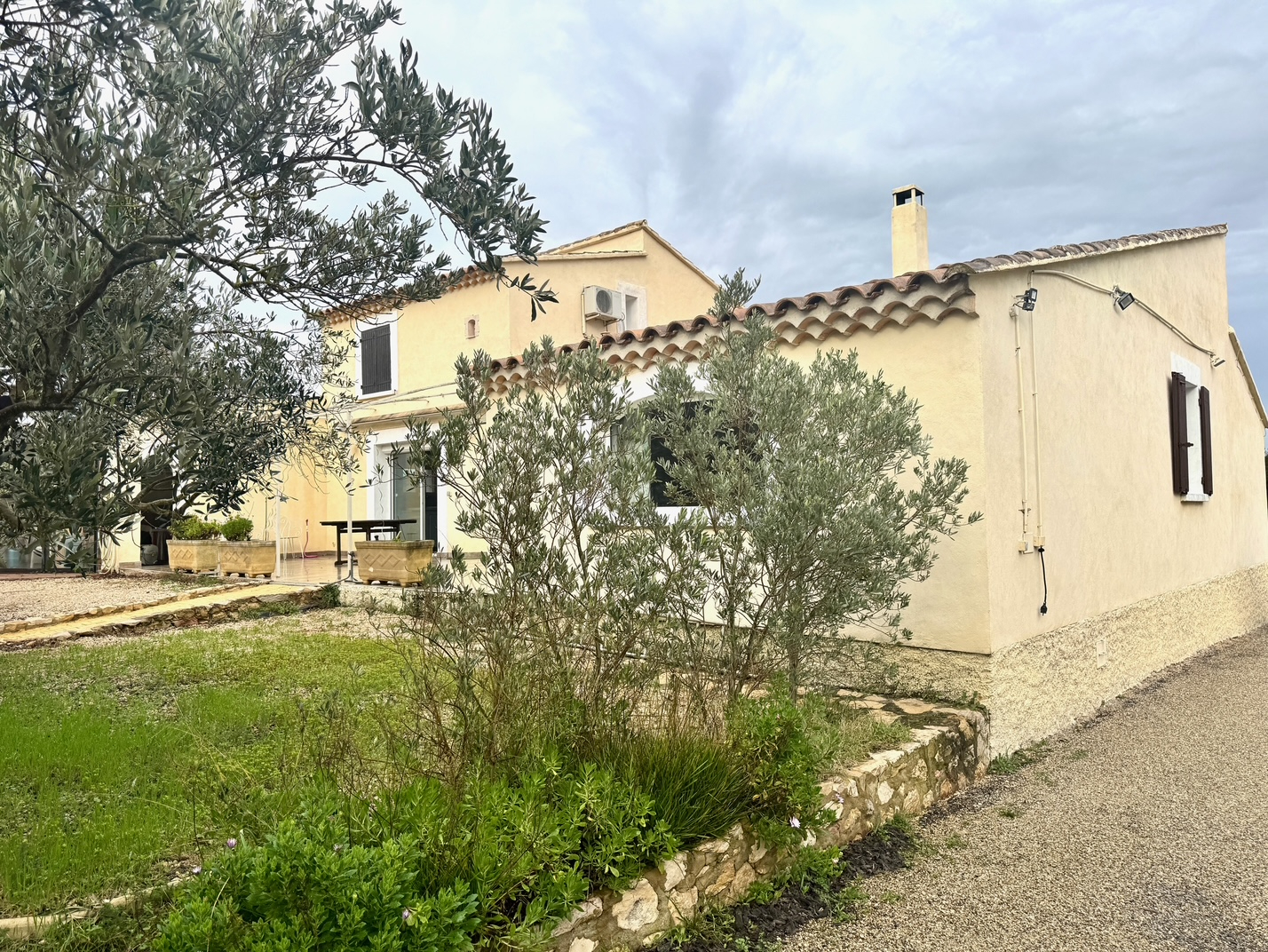 Agence immobilière de SARL CARDINAL - VILLENEUVE LES AVIGNON - CARDINAL - LES ANGLES