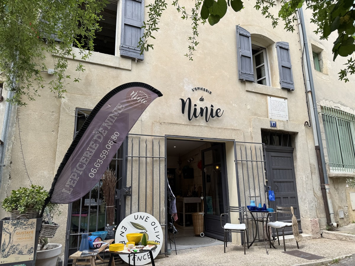 Agence immobilière de SARL CARDINAL - VILLENEUVE LES AVIGNON