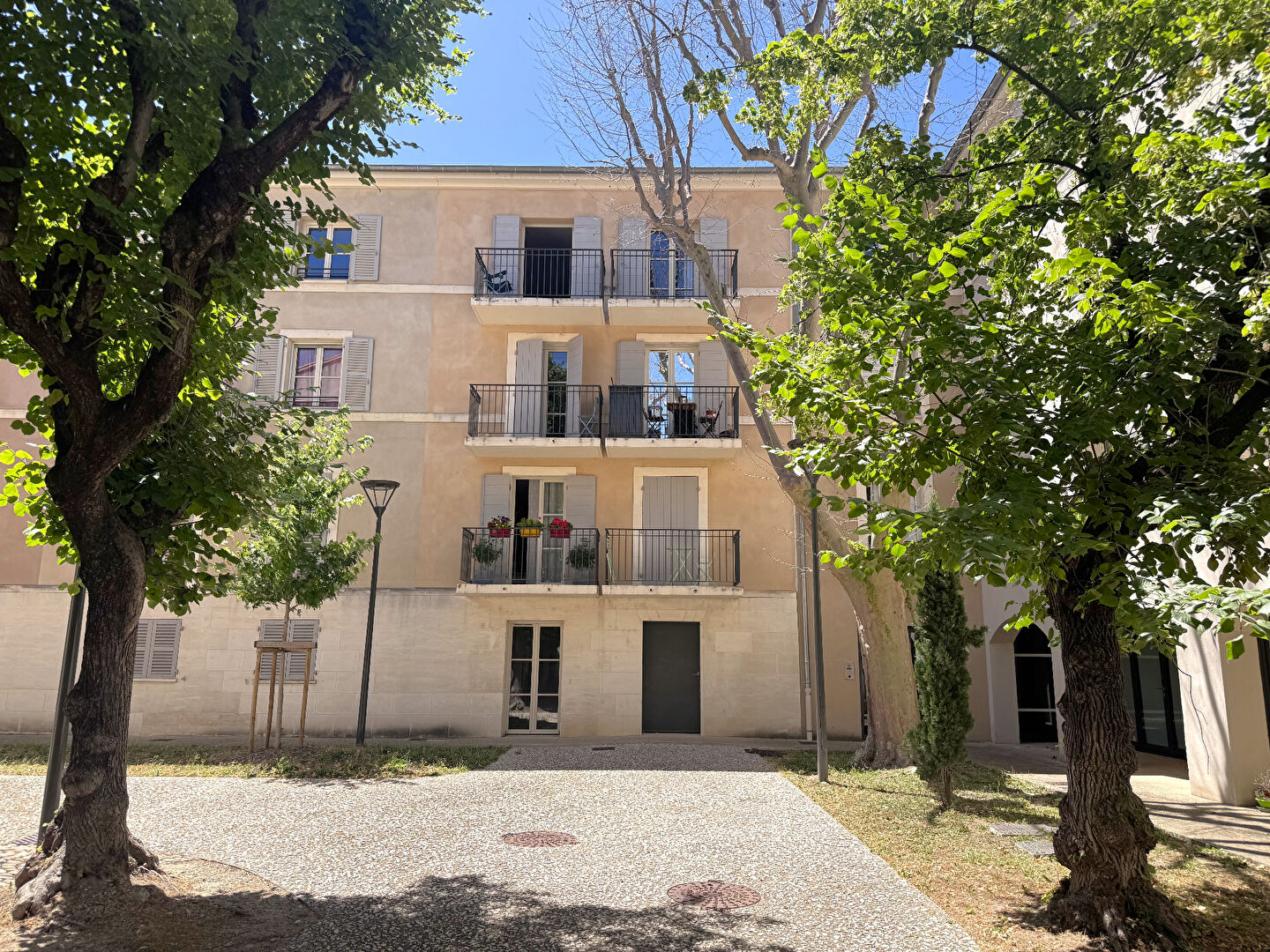 Agence immobilière de SARL CARDINAL - VILLENEUVE LES AVIGNON