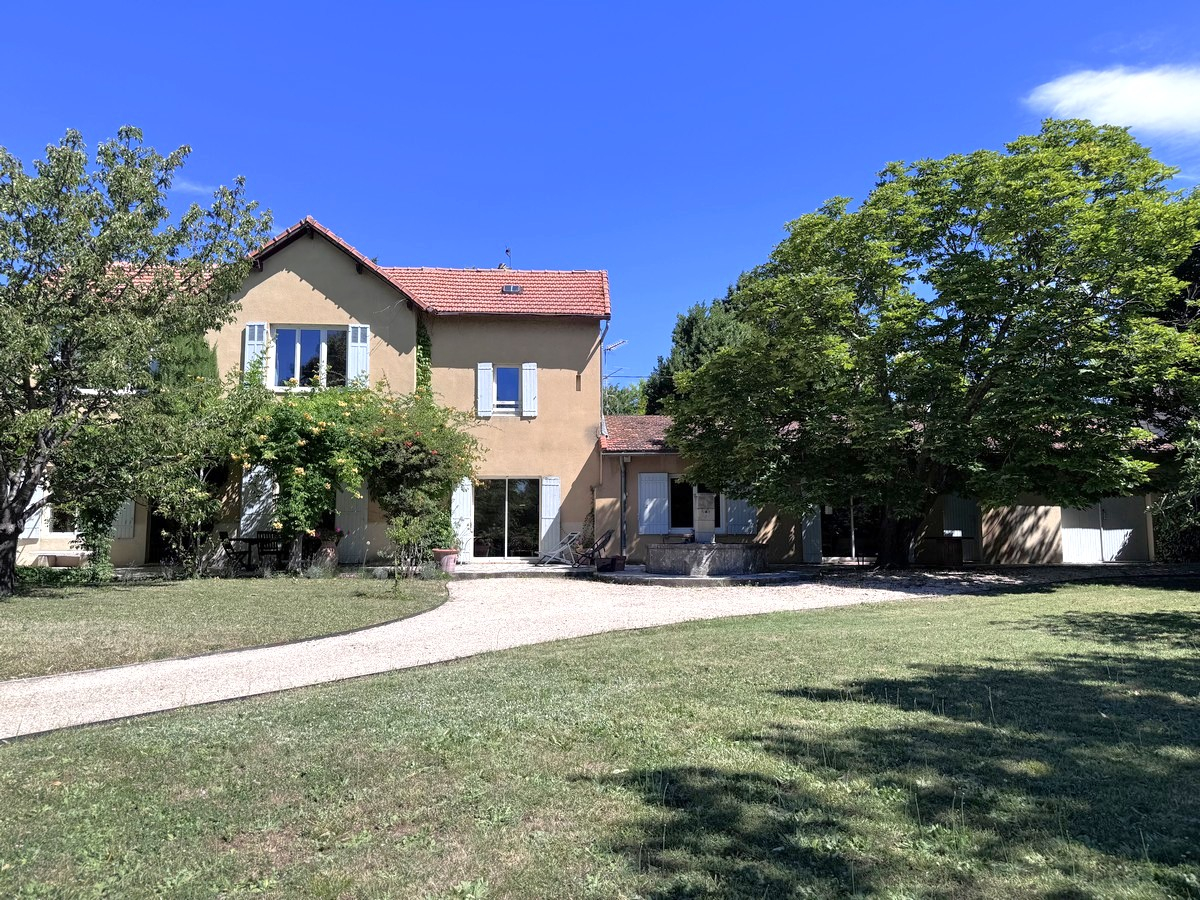 Agence immobilière de SARL CARDINAL - VILLENEUVE LES AVIGNON