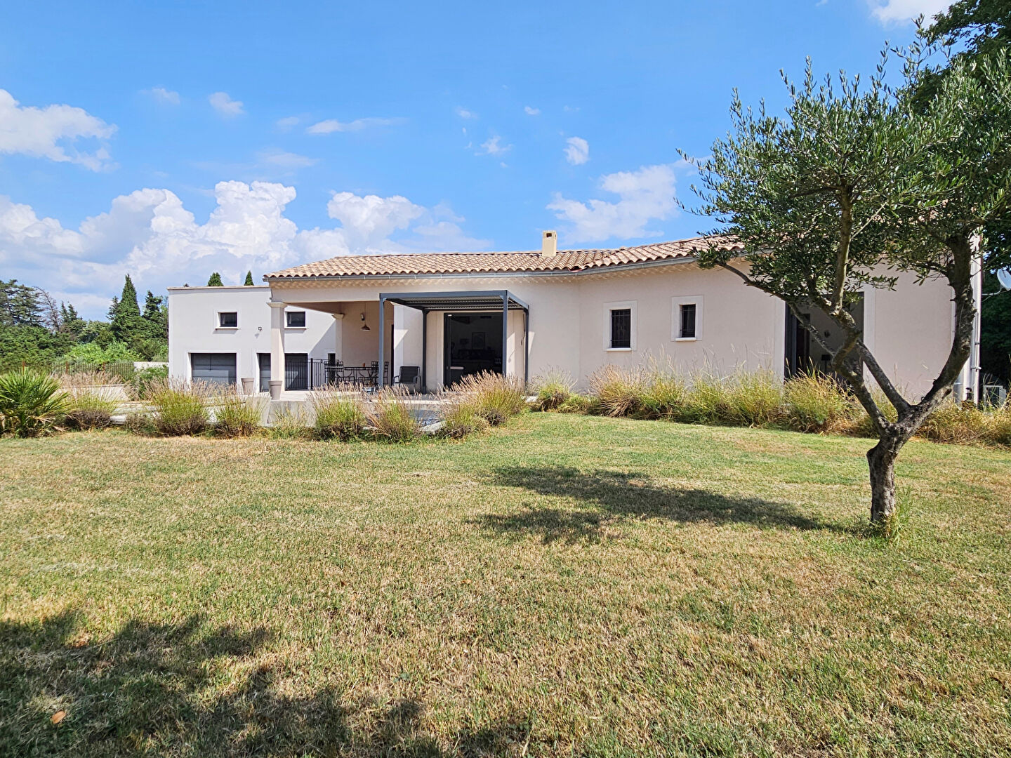 Agence immobilière de SARL CARDINAL - VILLENEUVE LES AVIGNON - CARDINAL - LES ANGLES