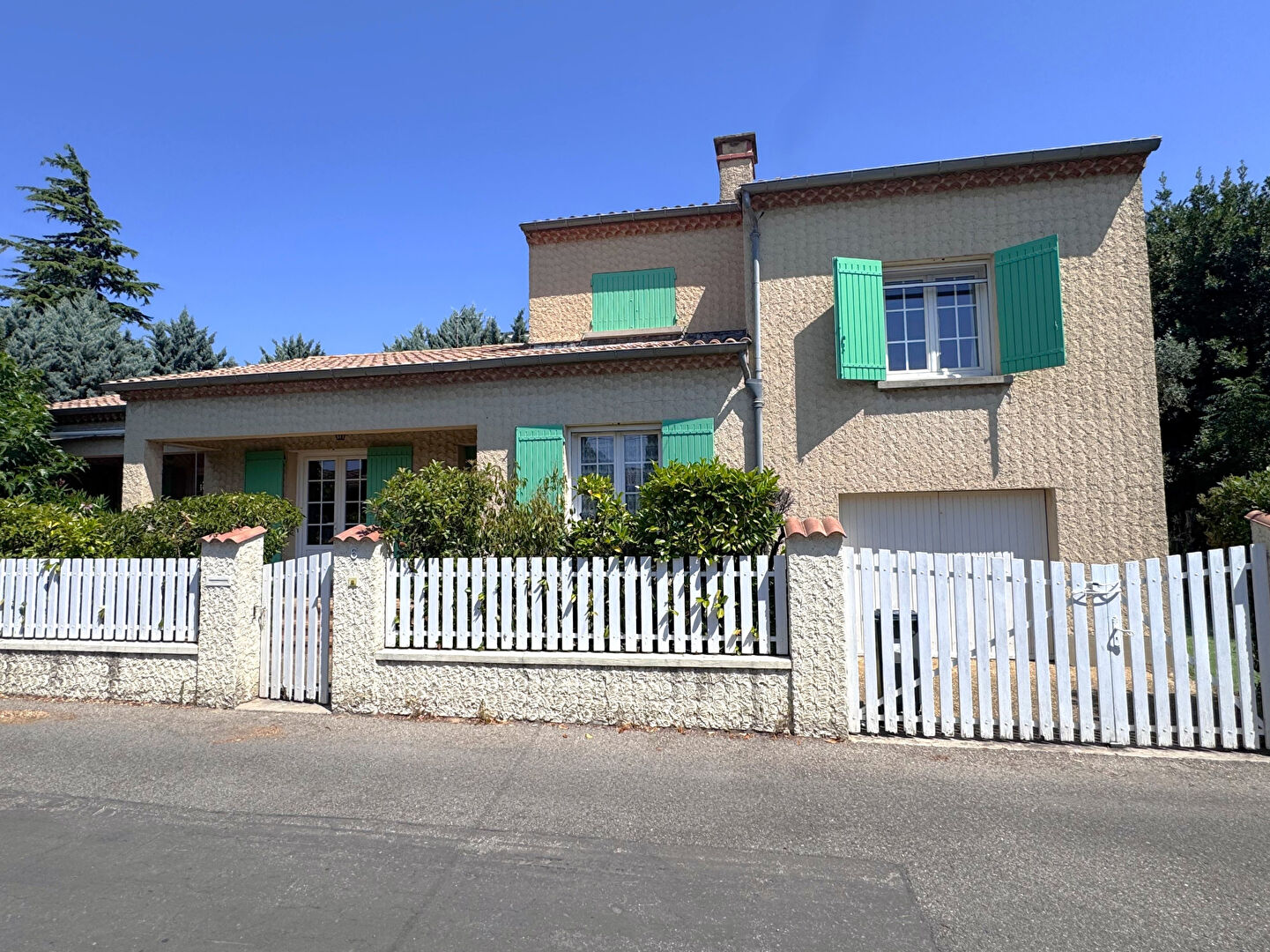 Agence immobilière de SARL CARDINAL - VILLENEUVE LES AVIGNON