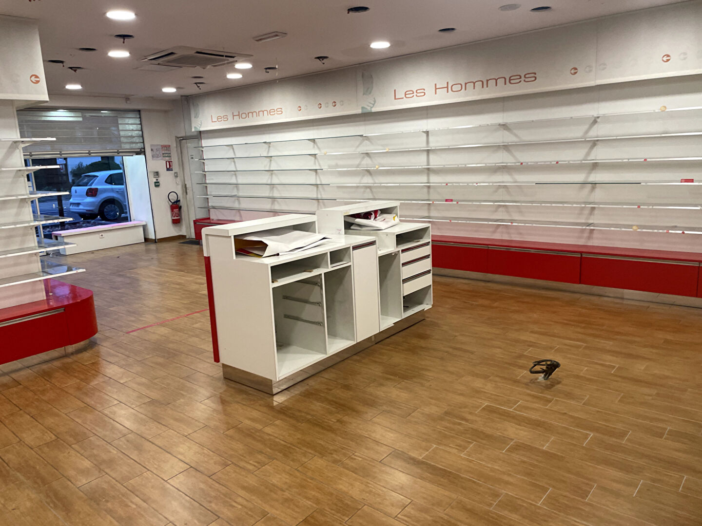 Photo LOCAL COMMERCIAL 170 M2 CHATILLON image 6/6