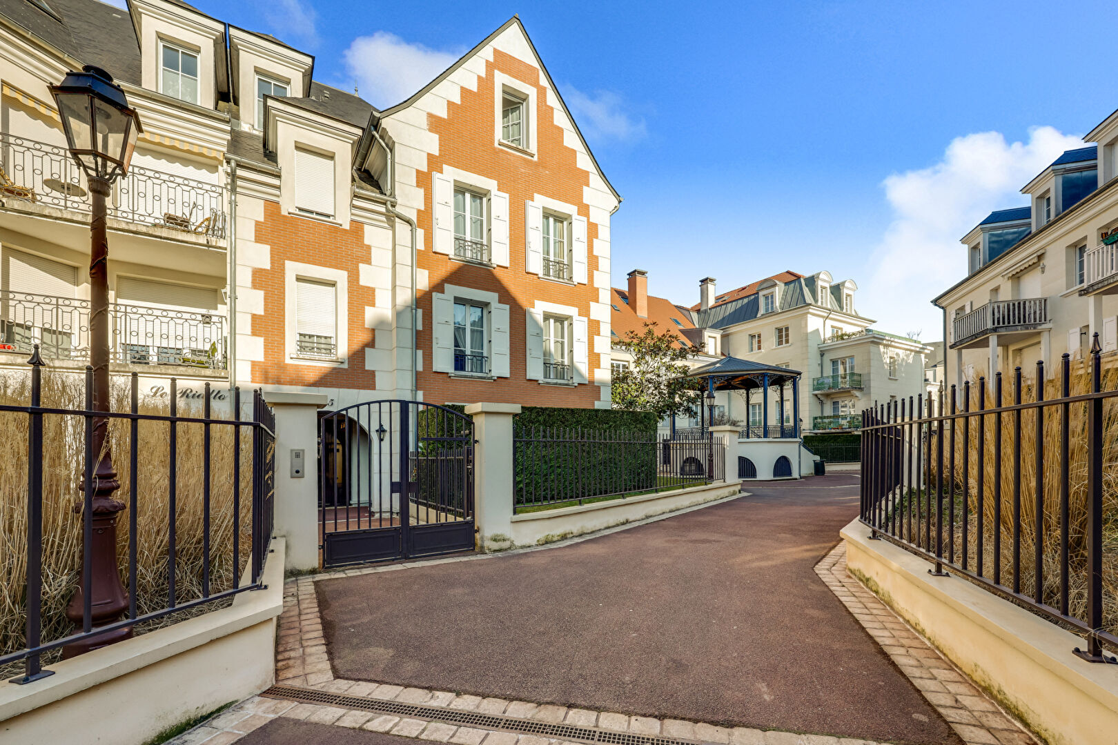 Agence immobilière de CASSANDRE IMMOBILIER Le plessis robinson - CASSANDRE IMMOBILIER