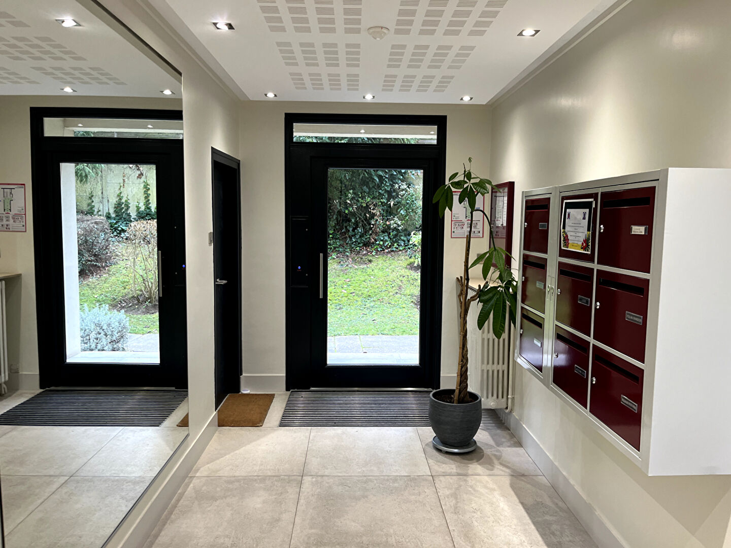 4 PIECES  DE 80 M2 PROCHE RER B