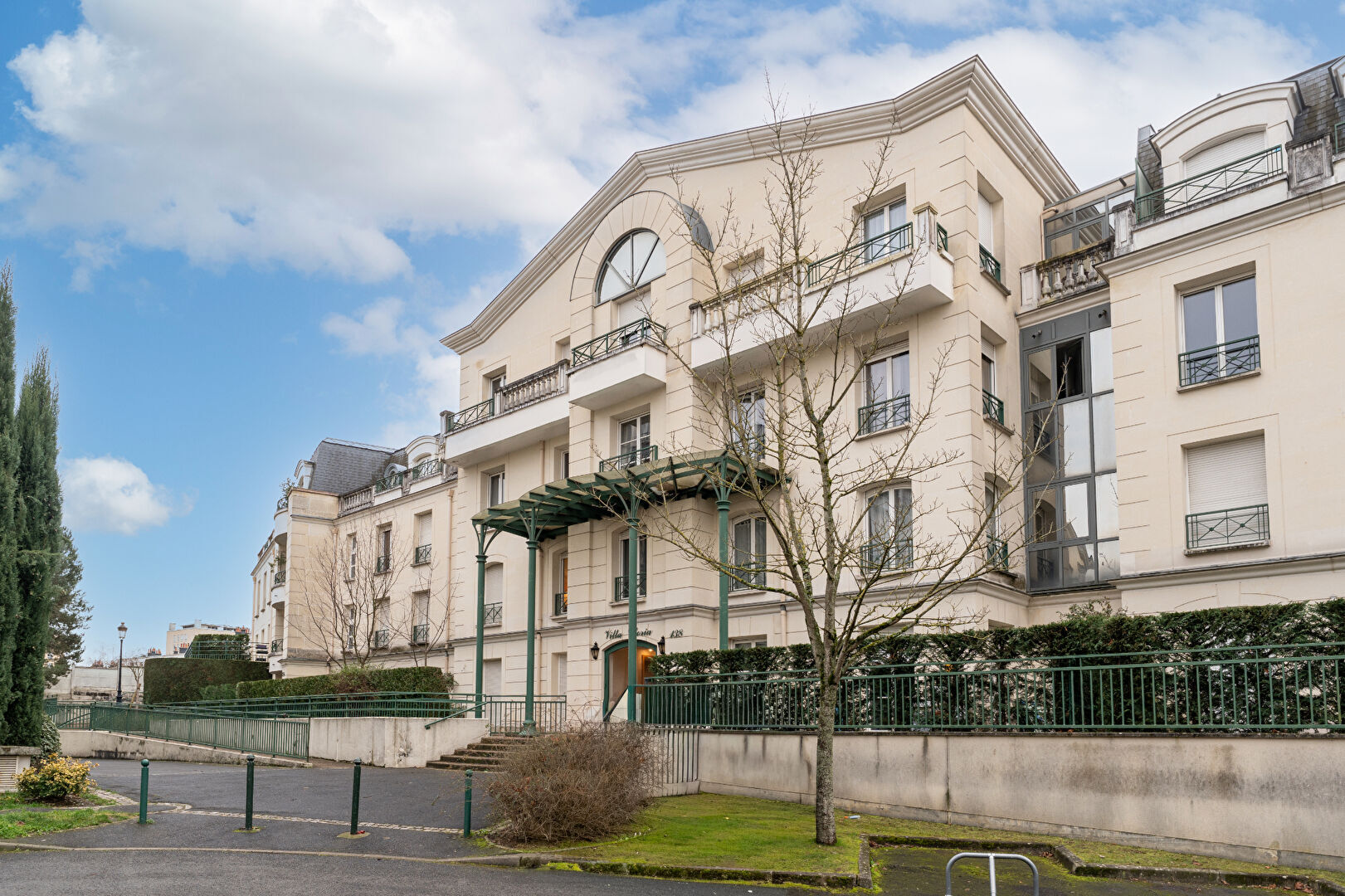 Agence immobilière de CASSANDRE IMMOBILIER Le plessis robinson - CASSANDRE IMMOBILIER