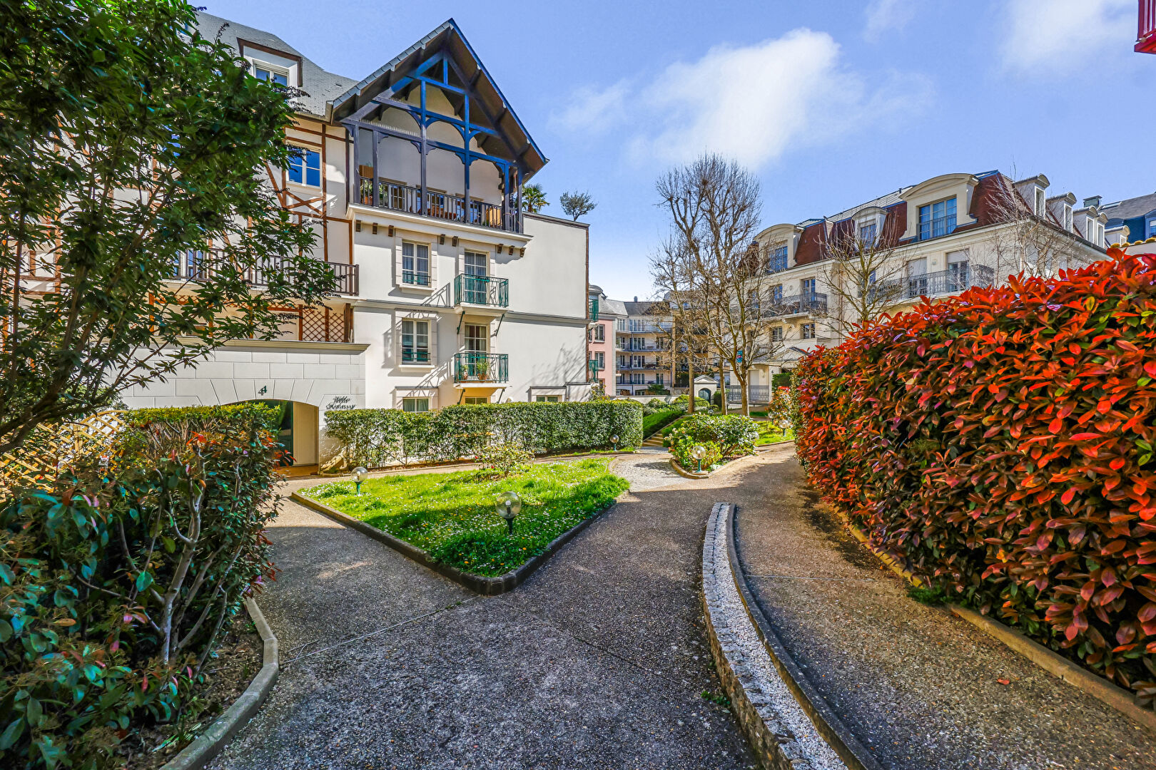 Agence immobilière de CASSANDRE IMMOBILIER Le plessis robinson - CASSANDRE IMMOBILIER