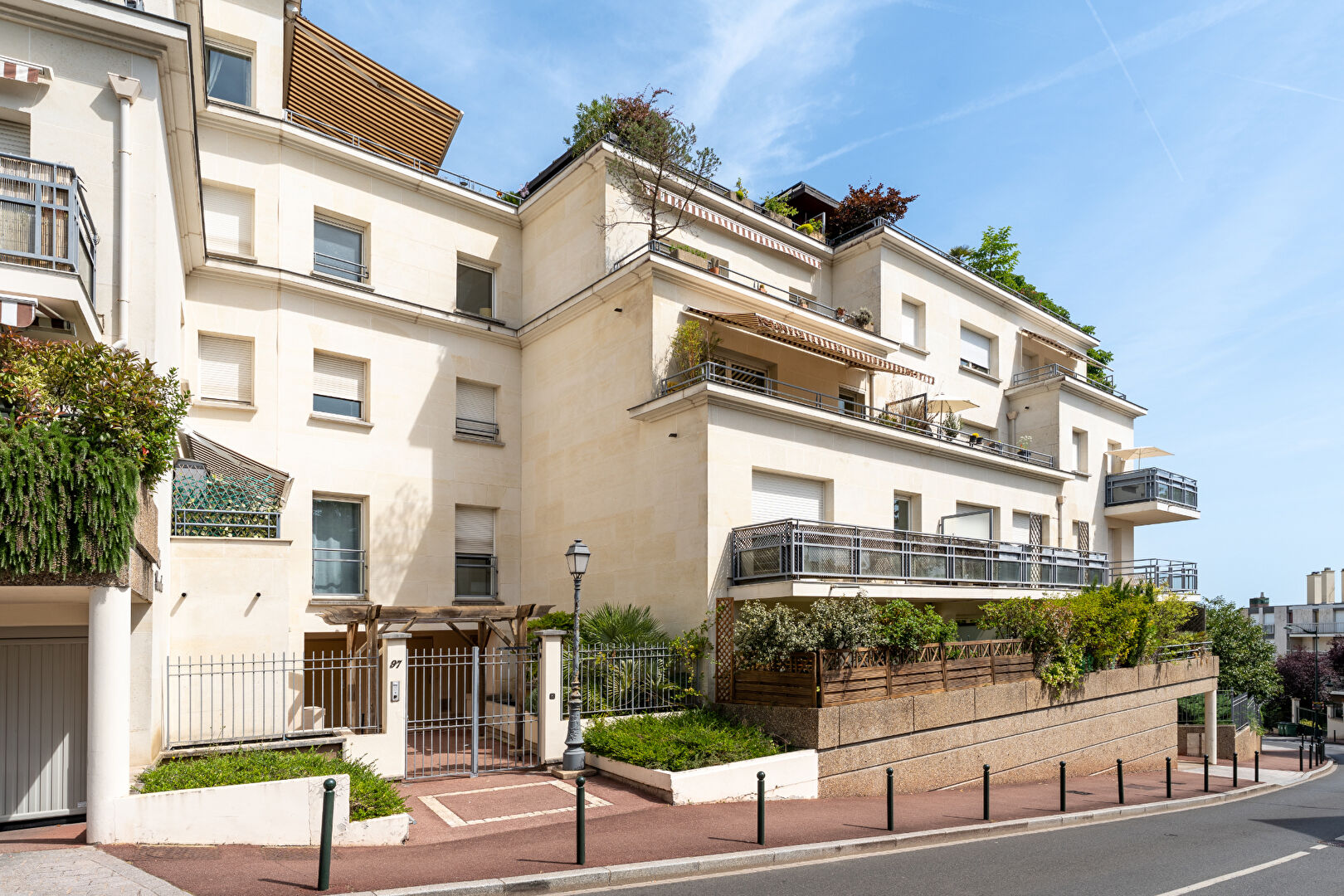 Agence immobilière de CASSANDRE IMMOBILIER Le plessis robinson