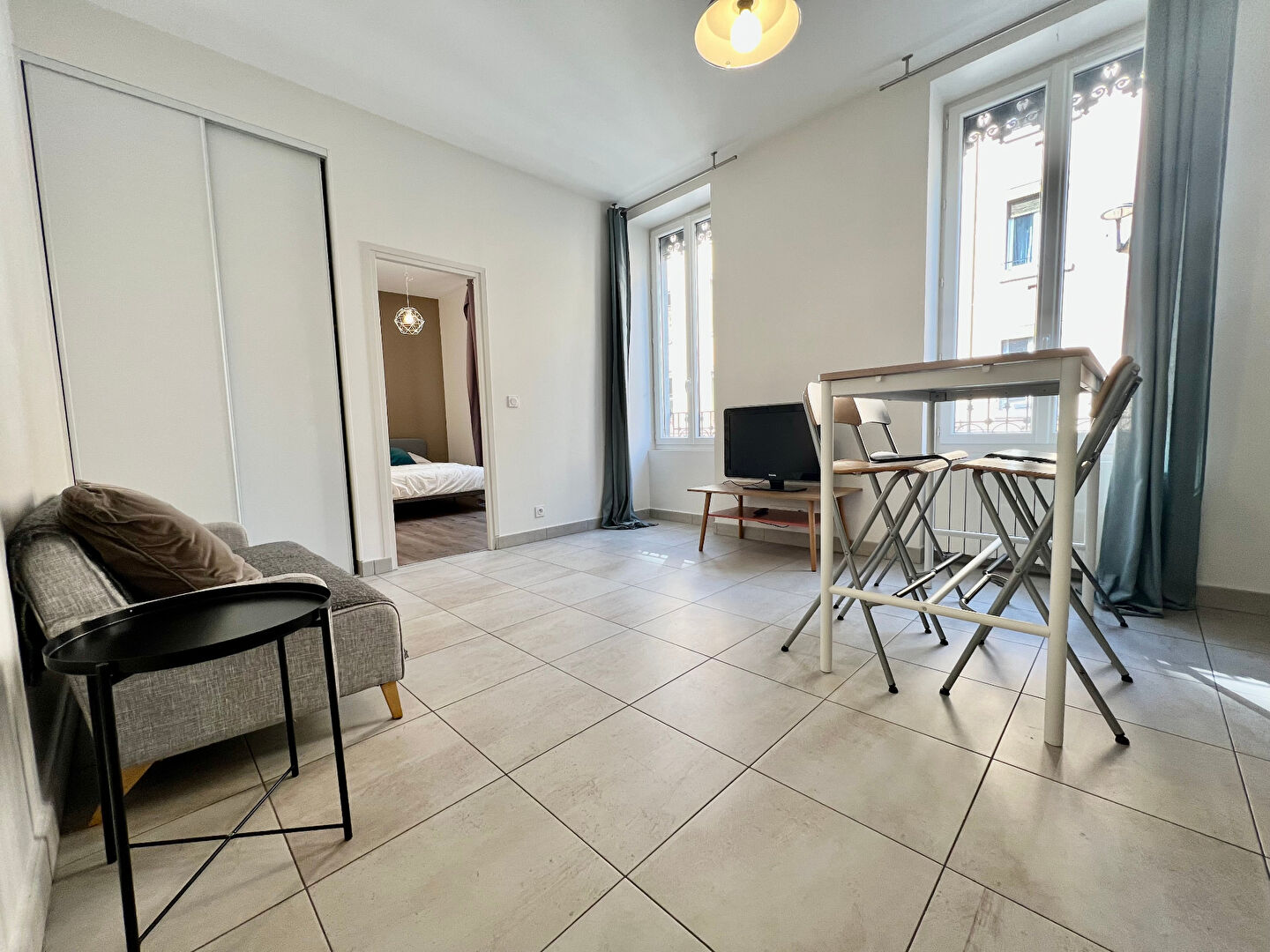 Photo APPARTEMENT / T2 OULLINS MEUBLEE image 2/6