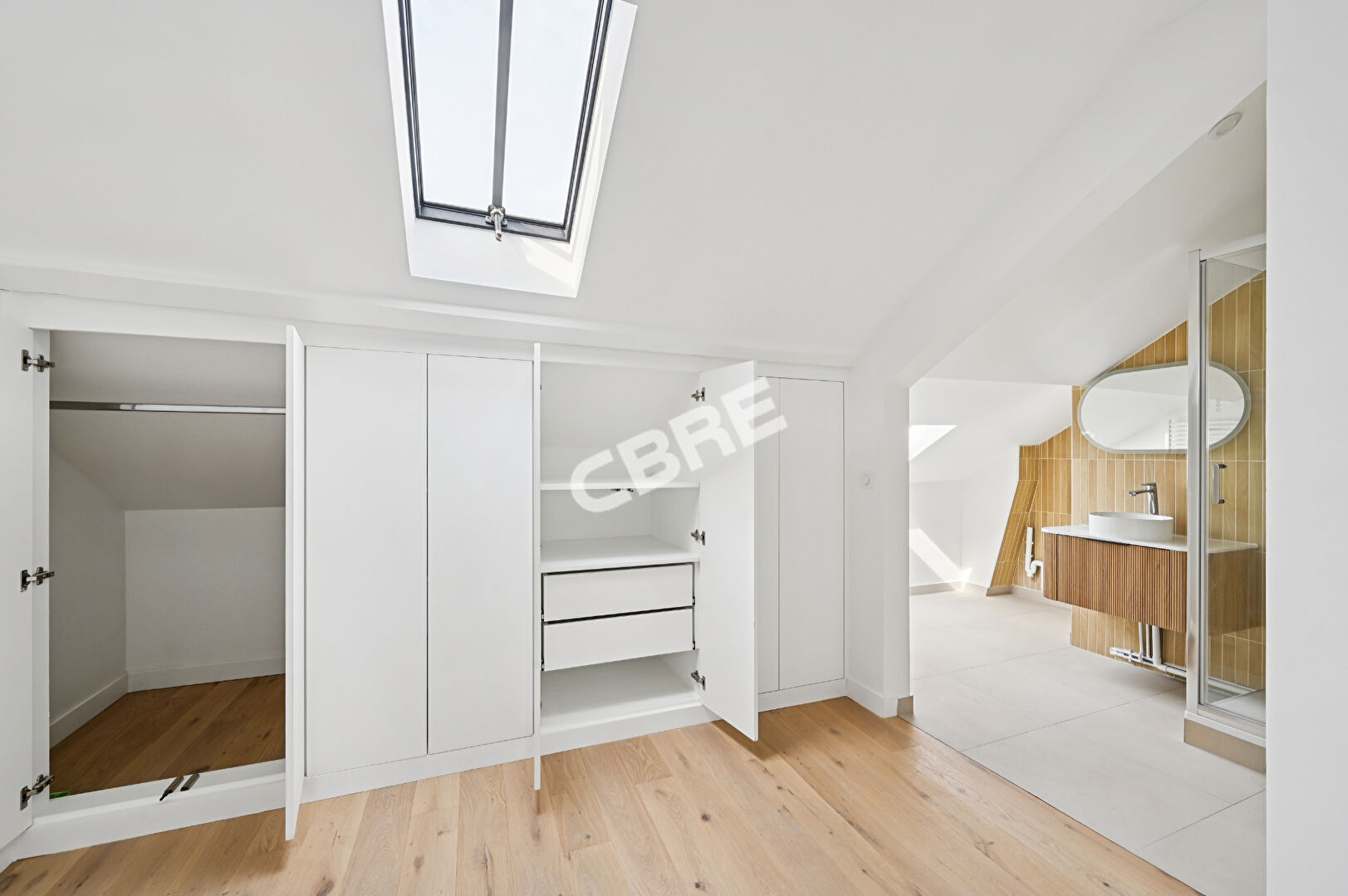 DERNIER ETAGE  ascenseur - Climatisation réversible - APPARTEMENT  DEUX PIECES  rénové SECTEUR  Bon Marché - NOTRE DAME DES CHAMPS