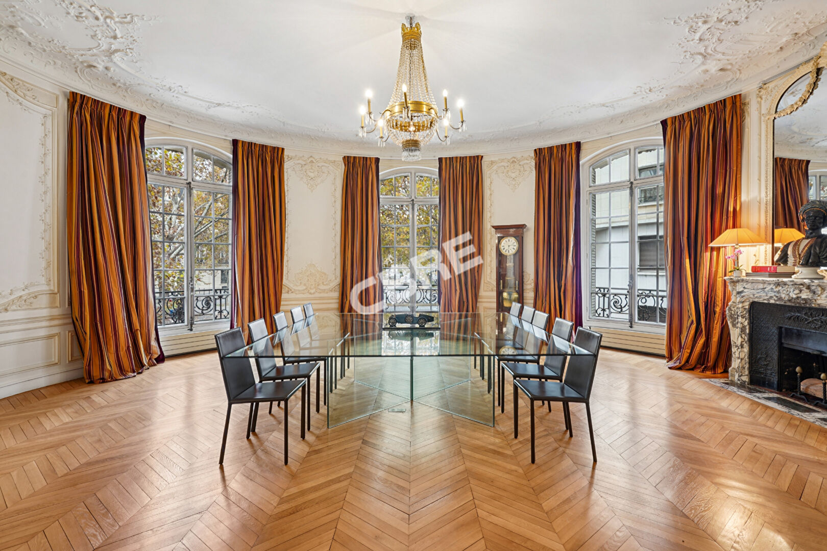 Photo Rare - Magnifique appartement d'angle proche place des Etats-Unis/Place de l'Etoile et Place Ièna. image 6/6