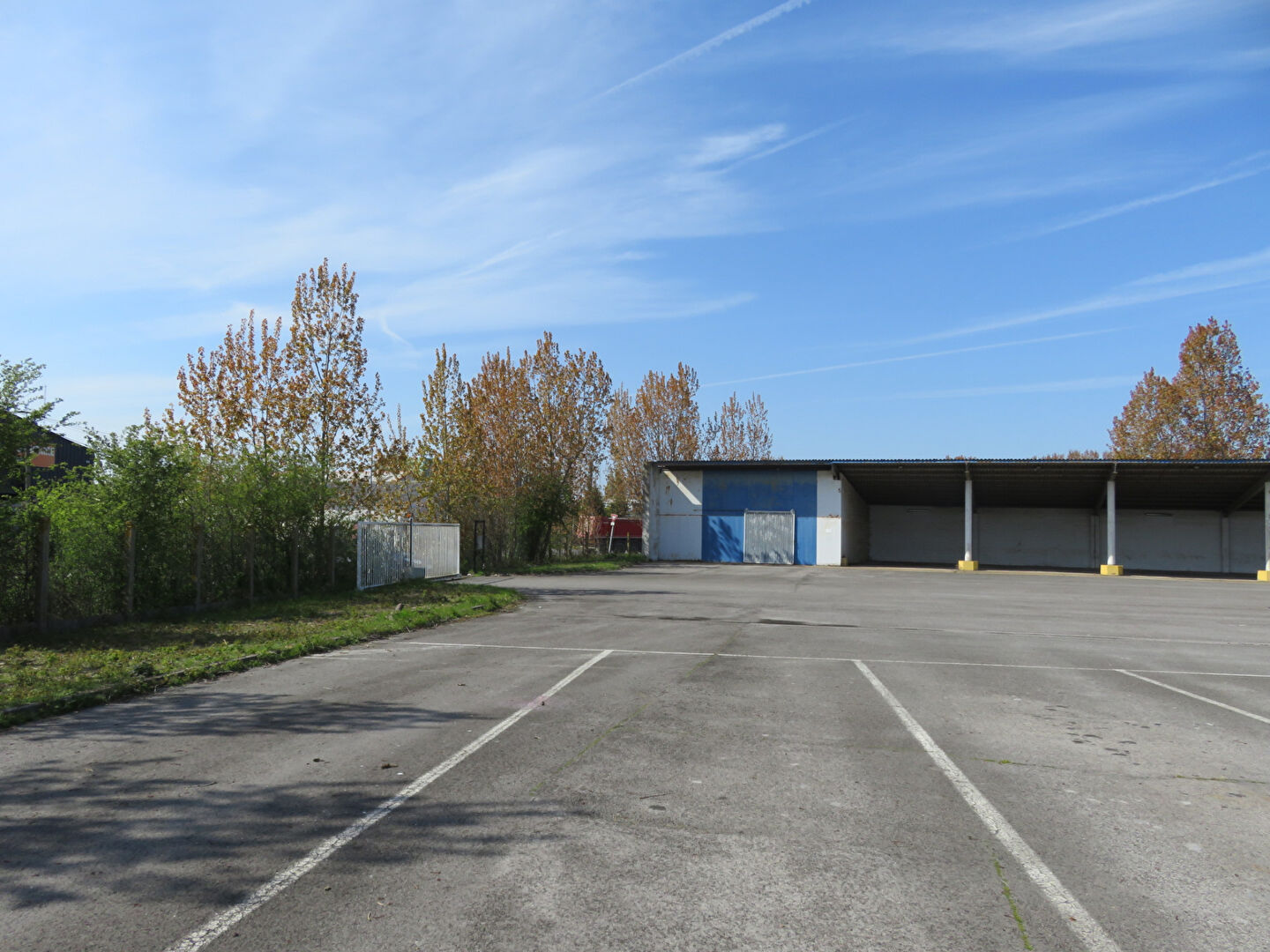 Photo Entrepôt / local industriel  de 2985.00 m² parcelle 13 500.00 m2 image 2/6