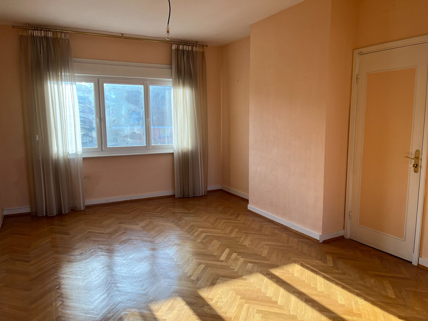 Photo Maison à rénover avec de beaux volumes image 2/6