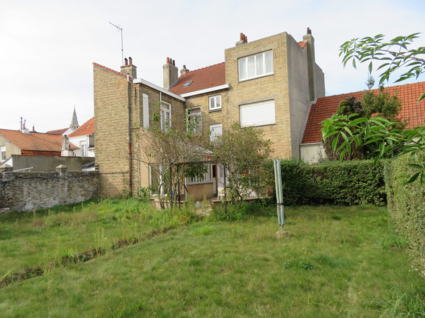 Photo Maison à rénover avec de beaux volumes image 3/6