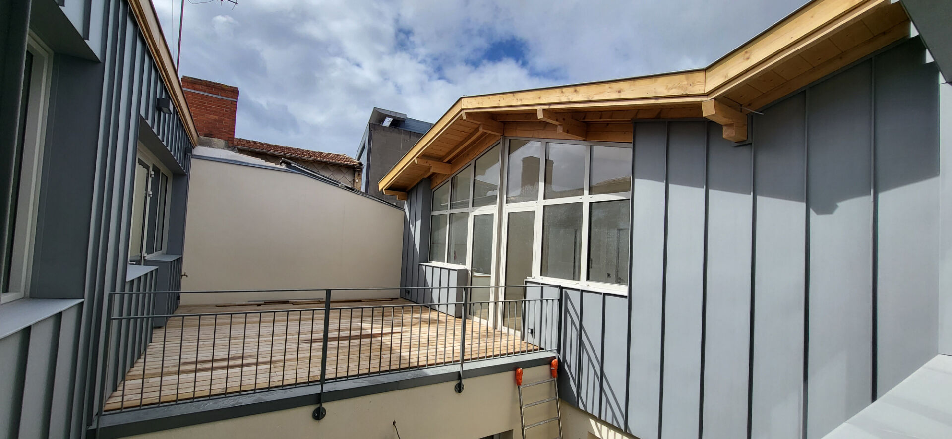 Agrandir la photo Bureaux à louer - 216.0 m2 - 33 - Gironde