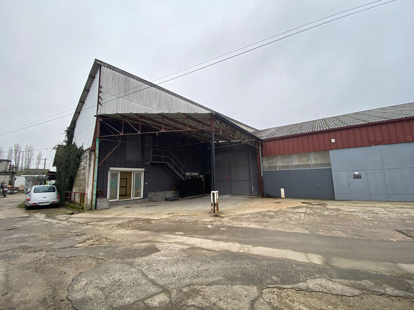 Agrandir la photo Local d'activité à louer - 450.0 m2 - 33 - Gironde