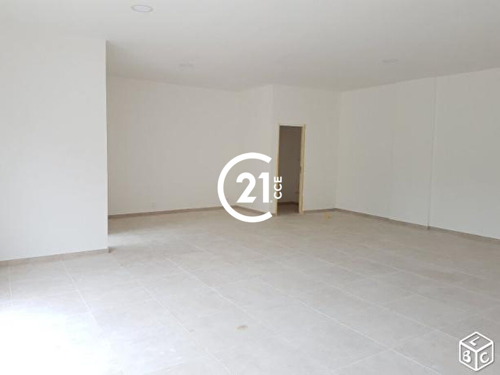 Agrandir la photo Local commercial à louer - 119.0 m2 - 83 - Var