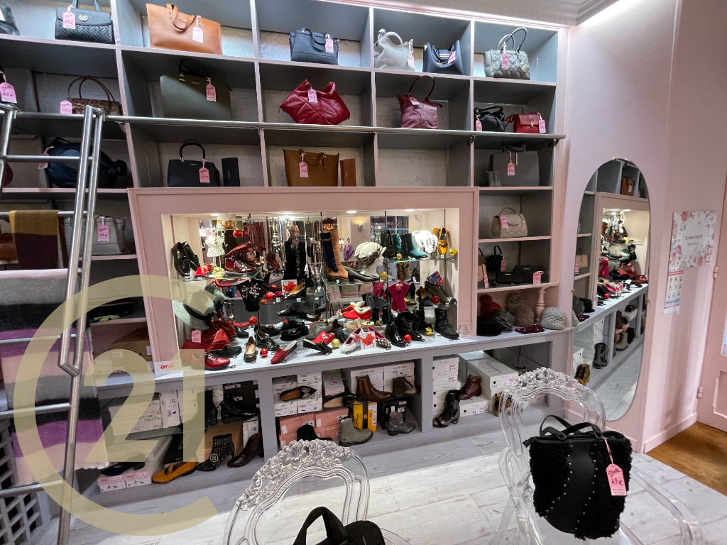 Agrandir la photo Magasin de chaussures à vendre - 35.0 m2 - 71 - Saone-et-Loire