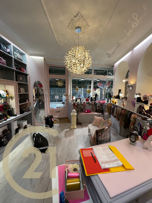 Agrandir la photo Magasin de chaussures à vendre - 35.0 m2 - 71 - Saone-et-Loire