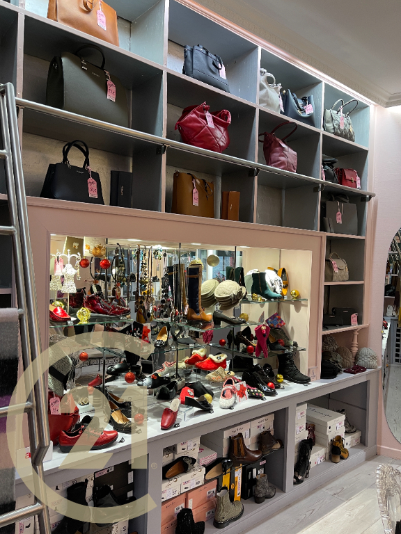 Agrandir la photo Magasin de chaussures à vendre - 35.0 m2 - 71 - Saone-et-Loire
