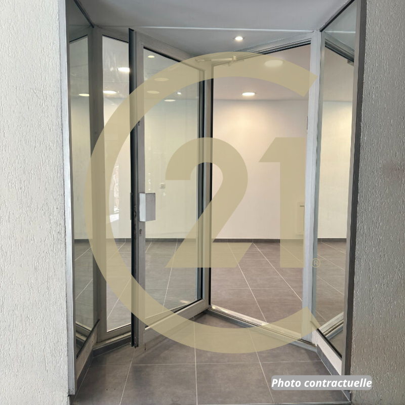 Local commercial à louer - 45.0 m2 - 39 - Jura