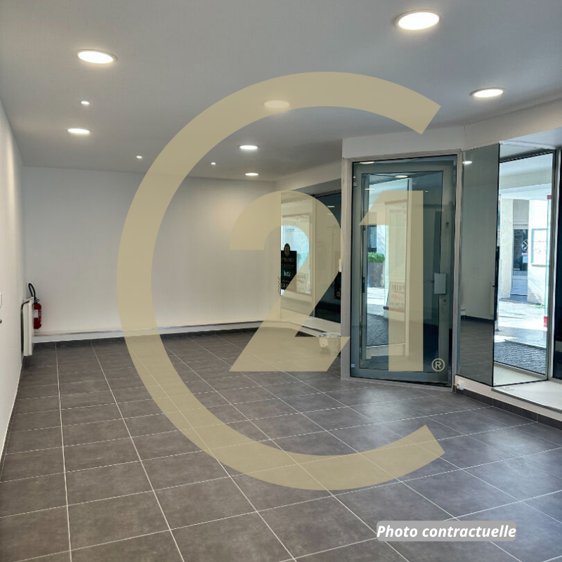 Local commercial à louer - 45.0 m2 - 39 - Jura