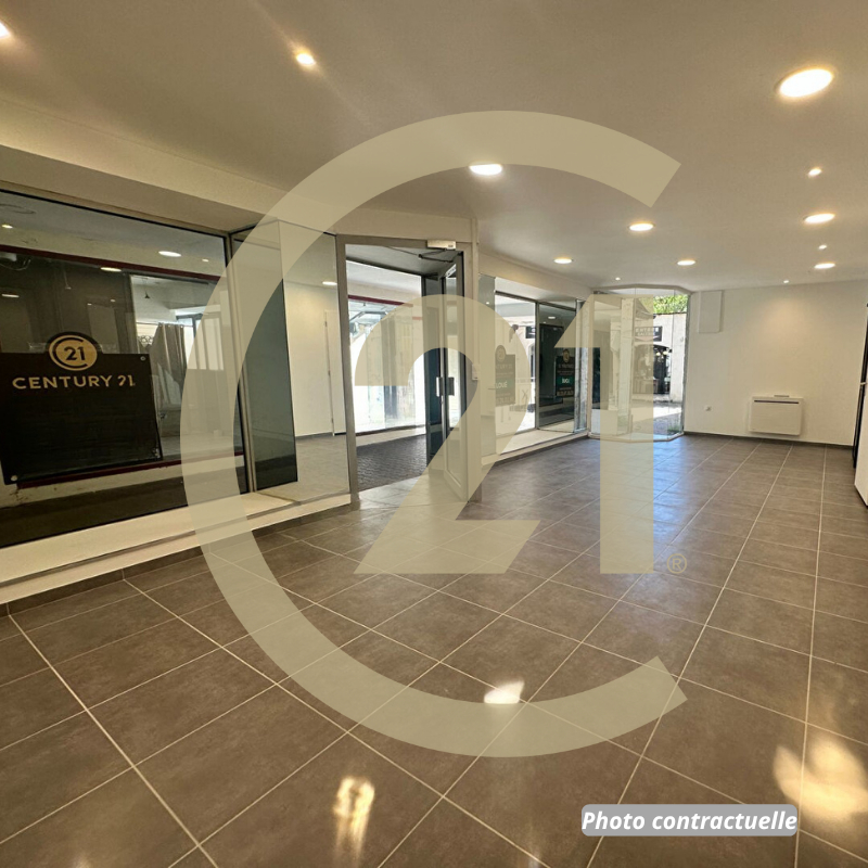 Local commercial à louer - 45.0 m2 - 39 - Jura